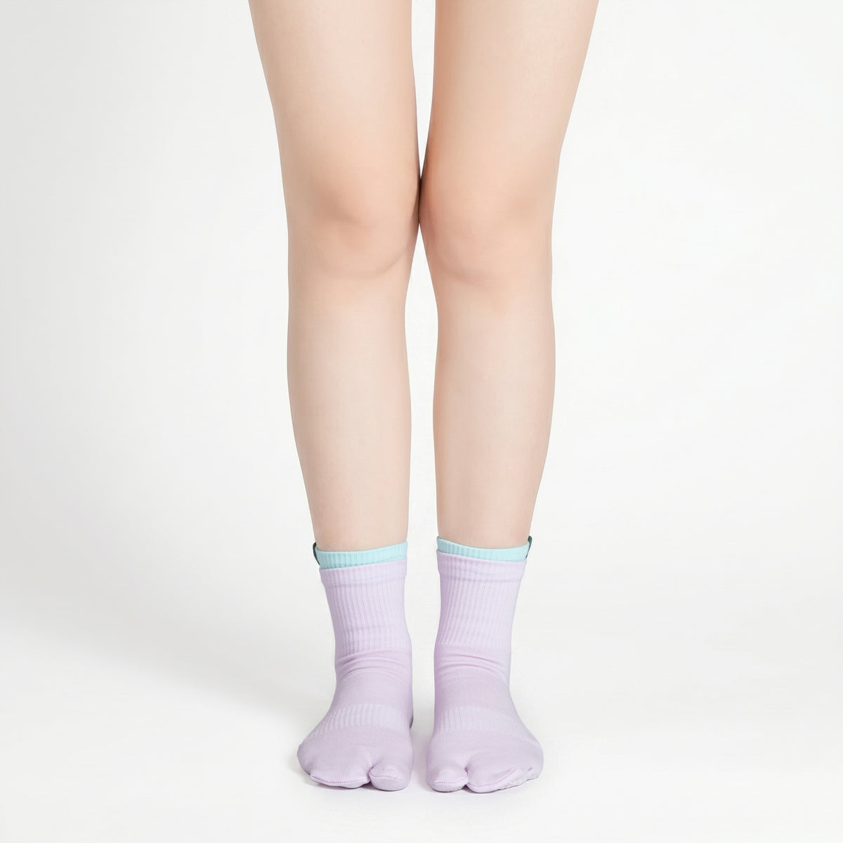 2-toned Tabi Grip Socks in light purple with light blue cuffs, tabi grip socks by Tuelles