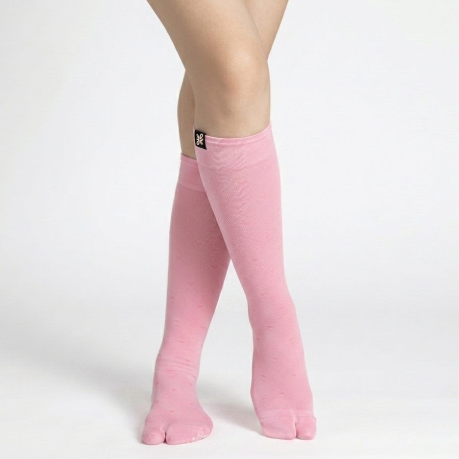 Heart Tabi Grip Stockings in pink, tabi grip stockings by Tuelles