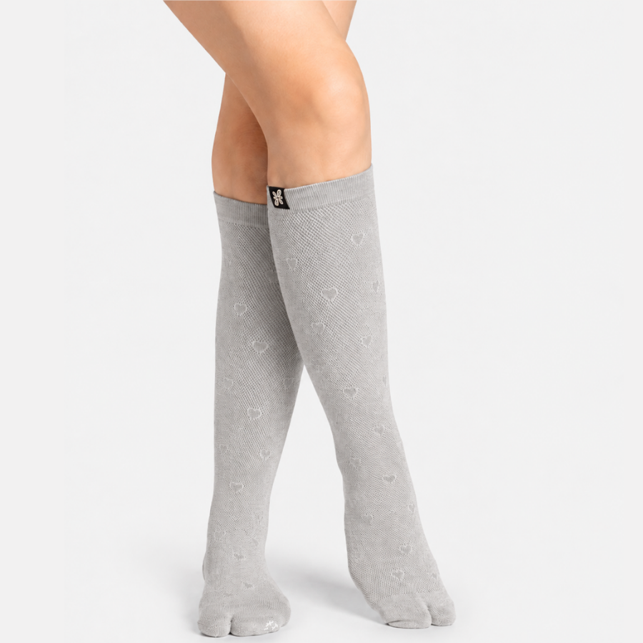 Heart Tabi Grip Stockings in light gray with heart pattern, tabi grip stockings by Tuelles