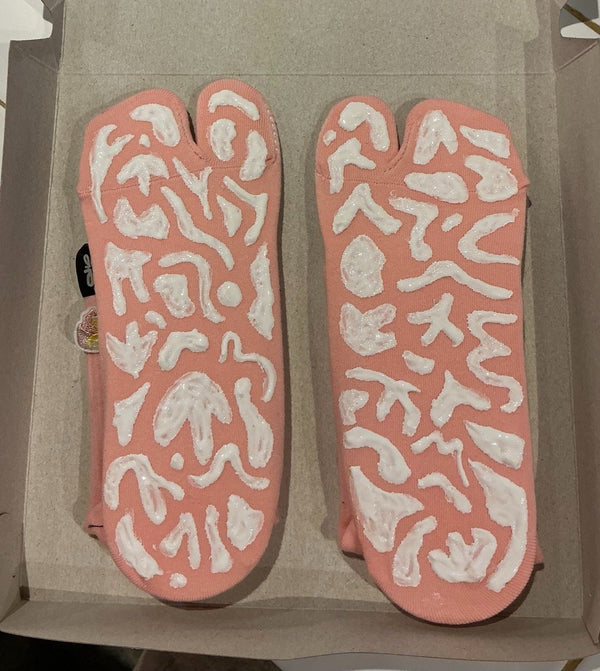 tuelles DIY grip sock design 8