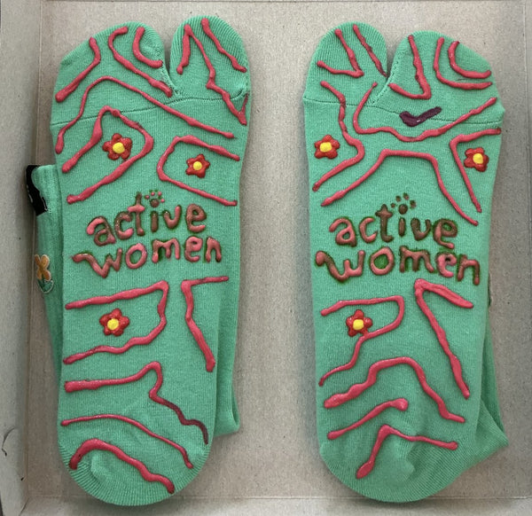 tuelles DIY grip sock design 11