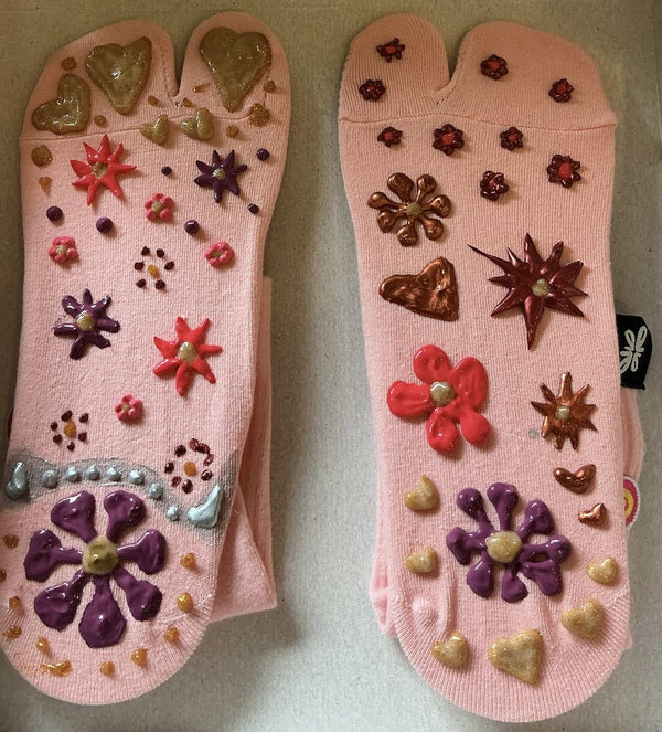 tuelles DIY grip sock design 12