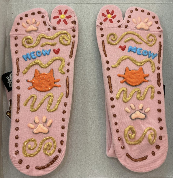 tuelles DIY grip sock design 22