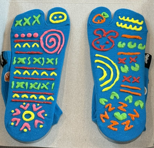 tuelles DIY grip sock design 26